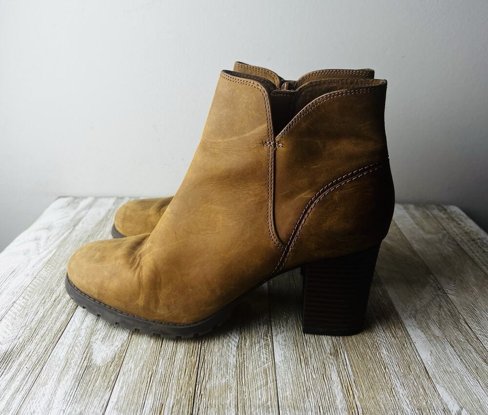 Clarks Ankle Boots Verona Trish 9.5 Brown Leather Booties 3" Heel